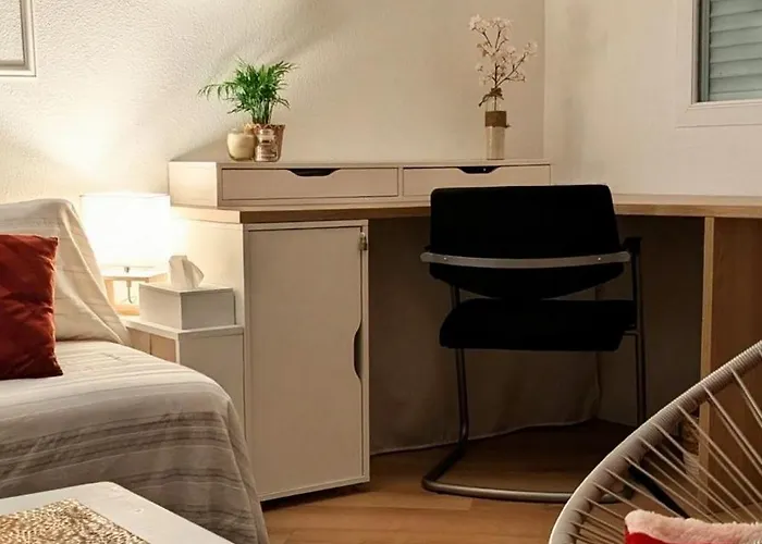 Appt Lumineux Refait A Neuf, Vers Place Stalingrad