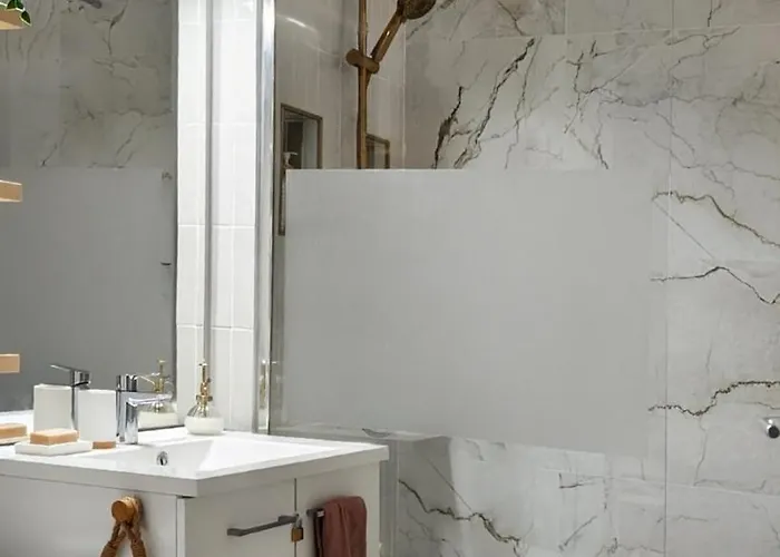 Appartement Appt Lumineux Refait A Neuf, Vers Place Stalingrad